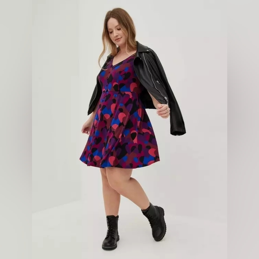Multi Heart Flutter Mini Dress | Studio Knit V-Neck Button Front Size 2